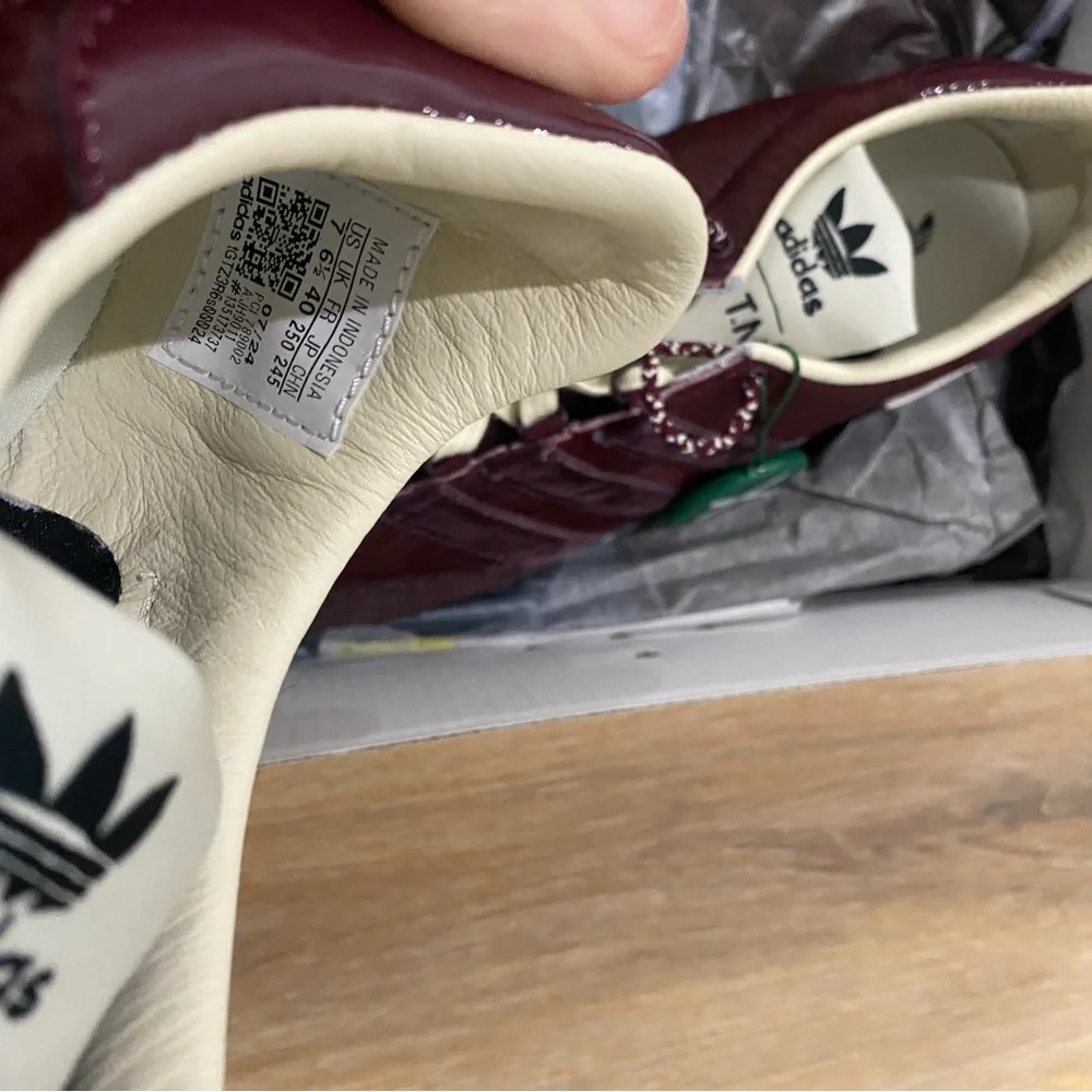 Adidas x song for the mute country OG maroon color way. - Picture 5 of 6
